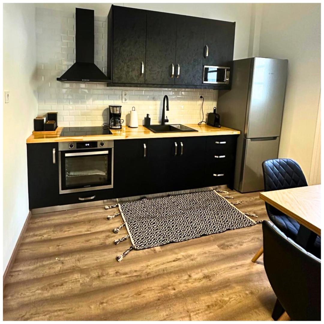 Memories Apartments Μονοκατοικία Στο Καρπενήσι Экстерьер фото